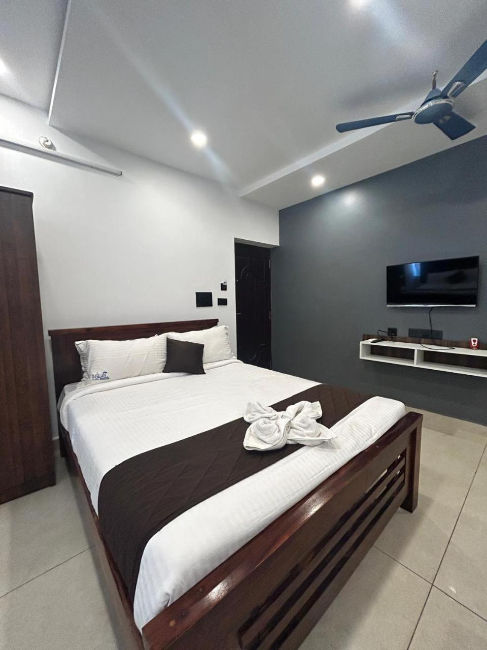 The Ocean Edge Hotel Puduccseri Kültér fotó